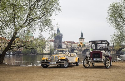 По Праге на историческом автомобиле