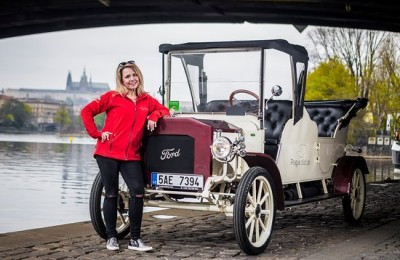 По Праге на историческом автомобиле