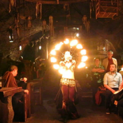 Ужин и средневековое шоу в таверне "У Паука" в Праге